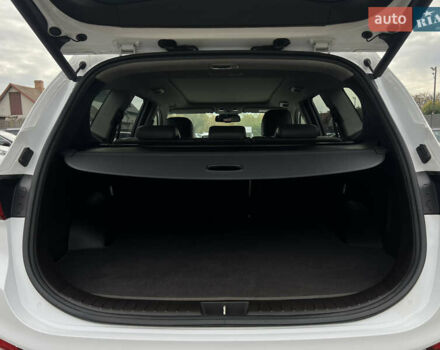 Белый Хендай Санта Фе, объемом двигателя 2.2 л и пробегом 169 тыс. км за 31034 $, фото 37 на Automoto.ua