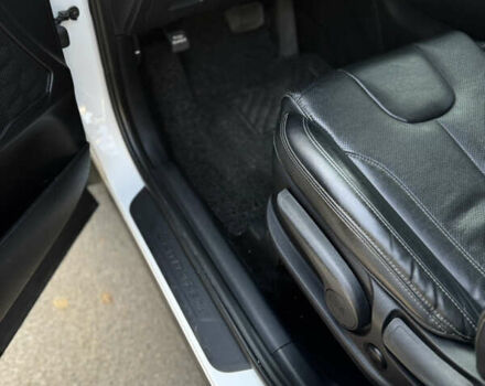 Білий Хендай Санта Фе, об'ємом двигуна 2 л та пробігом 210 тис. км за 23600 $, фото 23 на Automoto.ua