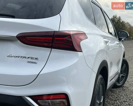 Белый Хендай Санта Фе, объемом двигателя 2.2 л и пробегом 169 тыс. км за 31034 $, фото 12 на Automoto.ua