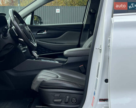 Белый Хендай Санта Фе, объемом двигателя 2.2 л и пробегом 169 тыс. км за 31034 $, фото 26 на Automoto.ua