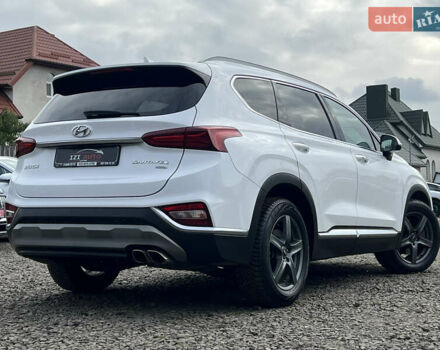 Белый Хендай Санта Фе, объемом двигателя 2.2 л и пробегом 169 тыс. км за 31034 $, фото 7 на Automoto.ua