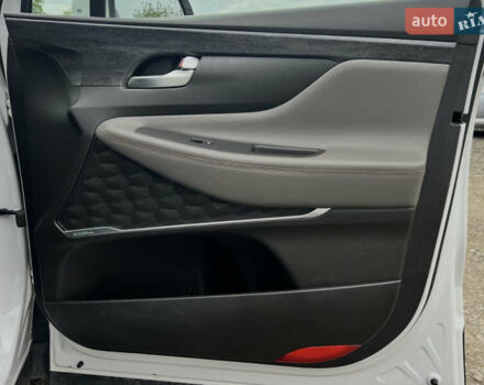 Белый Хендай Санта Фе, объемом двигателя 2.2 л и пробегом 169 тыс. км за 31034 $, фото 51 на Automoto.ua