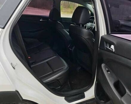 Белый Хендай Санта Фе, объемом двигателя 2 л и пробегом 82 тыс. км за 19900 $, фото 12 на Automoto.ua