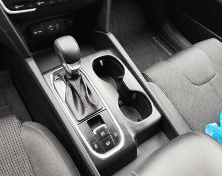 Білий Хендай Санта Фе, об'ємом двигуна 2.4 л та пробігом 136 тис. км за 20500 $, фото 11 на Automoto.ua