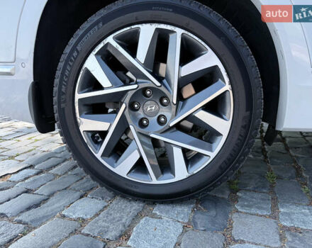 Белый Хендай Санта Фе, объемом двигателя 2.15 л и пробегом 67 тыс. км за 37999 $, фото 98 на Automoto.ua