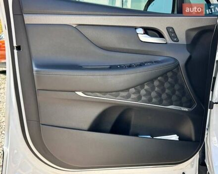 Белый Хендай Санта Фе, объемом двигателя 2.4 л и пробегом 80 тыс. км за 27500 $, фото 10 на Automoto.ua