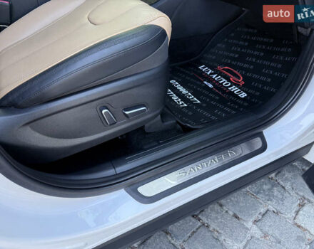 Белый Хендай Санта Фе, объемом двигателя 2.15 л и пробегом 67 тыс. км за 37999 $, фото 69 на Automoto.ua