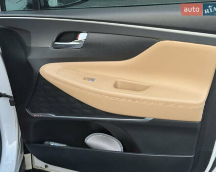 Белый Хендай Санта Фе, объемом двигателя 2.15 л и пробегом 63 тыс. км за 43000 $, фото 23 на Automoto.ua