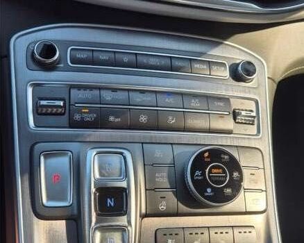 Белый Хендай Санта Фе, объемом двигателя 1.6 л и пробегом 40 тыс. км за 17000 $, фото 18 на Automoto.ua