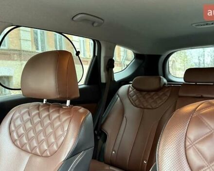 Белый Хендай Санта Фе, объемом двигателя 2.15 л и пробегом 51 тыс. км за 37000 $, фото 7 на Automoto.ua