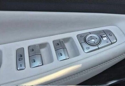 Белый Хендай Санта Фе, объемом двигателя 1.6 л и пробегом 40 тыс. км за 17000 $, фото 8 на Automoto.ua