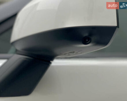 Белый Хендай Санта Фе, объемом двигателя 2.5 л и пробегом 29 тыс. км за 50000 $, фото 6 на Automoto.ua