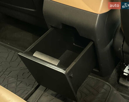 Белый Хендай Санта Фе, объемом двигателя 2.5 л и пробегом 29 тыс. км за 50000 $, фото 49 на Automoto.ua