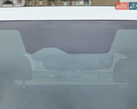 Белый Хендай Санта Фе, объемом двигателя 1.6 л и пробегом 18 тыс. км за 52222 $, фото 93 на Automoto.ua