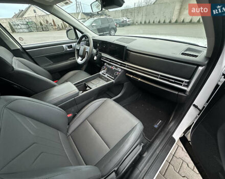 Белый Хендай Санта Фе, объемом двигателя 2.5 л и пробегом 4 тыс. км за 27900 $, фото 10 на Automoto.ua