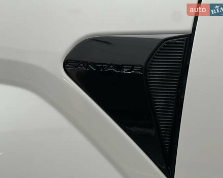 Белый Хендай Санта Фе, объемом двигателя 2.5 л и пробегом 29 тыс. км за 50000 $, фото 5 на Automoto.ua