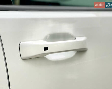 Белый Хендай Санта Фе, объемом двигателя 2.5 л и пробегом 29 тыс. км за 50000 $, фото 14 на Automoto.ua