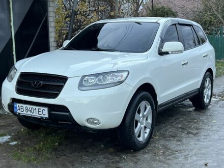 Хендай Санта Фе 2008 в Бердичеве на Automoto.ua Белый Хендай Санта Фе, объемом двигателя 2.7 л и пробегом 176 тыс. км за 10100 $, фото 1 на Automoto.ua