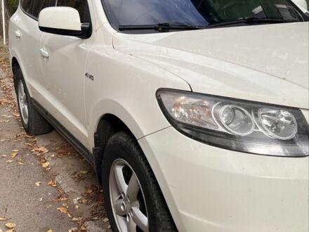 Хендай Санта Фе 2008 в Никополе на Automoto.ua Белый Хендай Санта Фе, объемом двигателя 2.7 л и пробегом 248 тыс. км за 8900 $, фото 1 на Automoto.ua