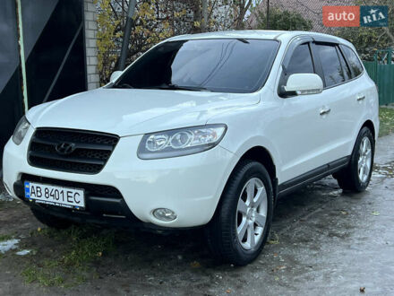 Хендай Санта Фе 2008 в Бердичеве на Automoto.ua Белый Хендай Санта Фе, объемом двигателя 2.7 л и пробегом 176 тыс. км за 10100 $, фото 1 на Automoto.ua
