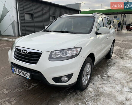 Белый Хендай Санта Фе, объемом двигателя 2.2 л и пробегом 253 тыс. км за 11800 $, фото 1 на Automoto.ua