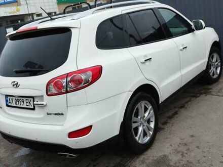 Белый Хендай Санта Фе, объемом двигателя 2.36 л и пробегом 230 тыс. км за 8600 $, фото 1 на Automoto.ua