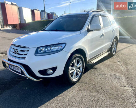 Белый Хендай Санта Фе, объемом двигателя 2.36 л и пробегом 148 тыс. км за 12500 $, фото 1 на Automoto.ua