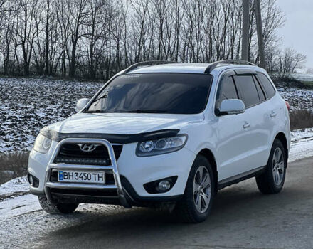 Белый Хендай Санта Фе, объемом двигателя 2.2 л и пробегом 303 тыс. км за 14700 $, фото 1 на Automoto.ua