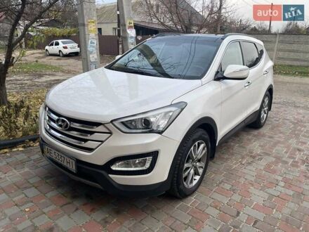 Белый Хендай Санта Фе, объемом двигателя 2.36 л и пробегом 177 тыс. км за 13000 $, фото 1 на Automoto.ua