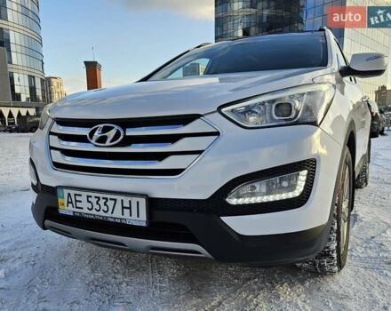 Белый Хендай Санта Фе, объемом двигателя 2.4 л и пробегом 177 тыс. км за 16500 $, фото 1 на Automoto.ua