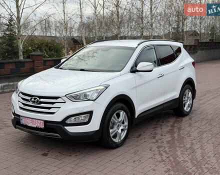 Белый Хендай Санта Фе, объемом двигателя 2.2 л и пробегом 203 тыс. км за 17800 $, фото 1 на Automoto.ua
