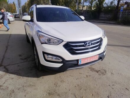 Белый Хендай Санта Фе, объемом двигателя 2 л и пробегом 240 тыс. км за 15500 $, фото 1 на Automoto.ua