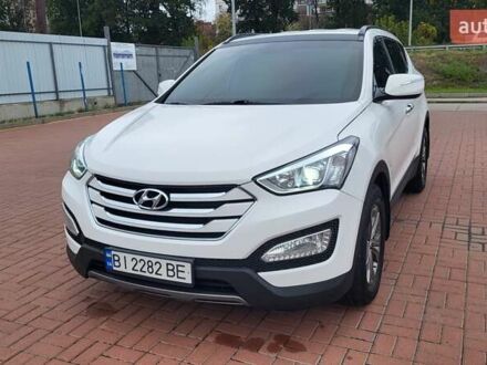 Белый Хендай Санта Фе, объемом двигателя 2.2 л и пробегом 235 тыс. км за 15500 $, фото 1 на Automoto.ua