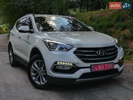 Белый Хендай Санта Фе, объемом двигателя 2 л и пробегом 183 тыс. км за 19555 $, фото 1 на Automoto.ua