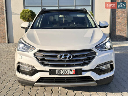 Белый Хендай Санта Фе, объемом двигателя 2.2 л и пробегом 157 тыс. км за 23650 $, фото 1 на Automoto.ua