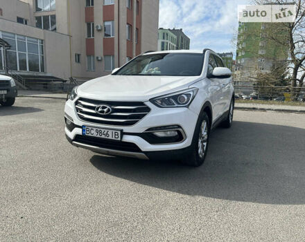 Белый Хендай Санта Фе, объемом двигателя 2 л и пробегом 170 тыс. км за 19000 $, фото 1 на Automoto.ua