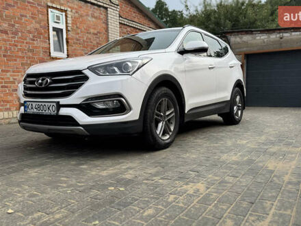 Хендай Санта Фе 2017 в Киеве на Automoto.ua Белый Хендай Санта Фе, объемом двигателя 2.2 л и пробегом 141 тыс. км за 22500 $, фото 1 на Automoto.ua