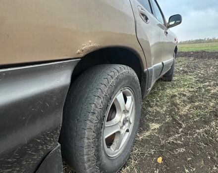 Бежевий Хендай Санта Фе, об'ємом двигуна 2 л та пробігом 385 тис. км за 4300 $, фото 11 на Automoto.ua