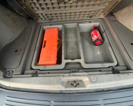 Бежевий Хендай Санта Фе, об'ємом двигуна 2 л та пробігом 385 тис. км за 4300 $, фото 9 на Automoto.ua