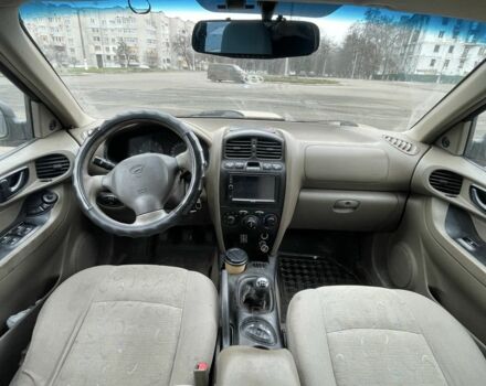 Бежевый Хендай Санта Фе, объемом двигателя 2 л и пробегом 340 тыс. км за 2500 $, фото 3 на Automoto.ua