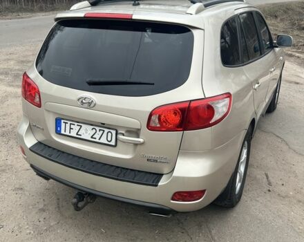 Бежевый Хендай Санта Фе, объемом двигателя 2.2 л и пробегом 300 тыс. км за 4500 $, фото 1 на Automoto.ua