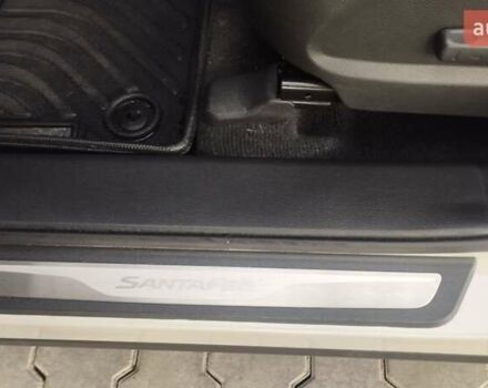 Бежевий Хендай Санта Фе, об'ємом двигуна 2 л та пробігом 175 тис. км за 17800 $, фото 52 на Automoto.ua