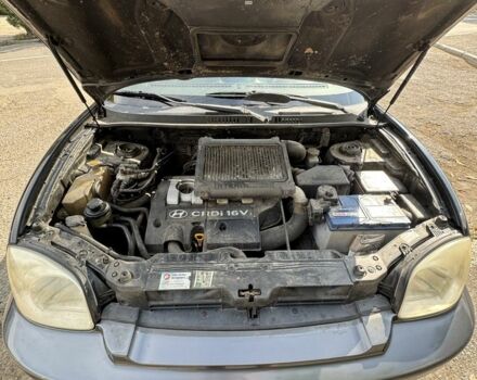 Черный Хендай Санта Фе, объемом двигателя 2 л и пробегом 257 тыс. км за 3700 $, фото 6 на Automoto.ua