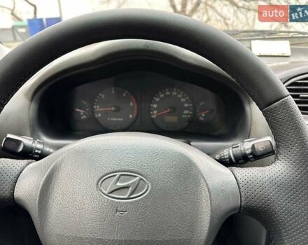 Черный Хендай Санта Фе, объемом двигателя 2 л и пробегом 260 тыс. км за 5000 $, фото 6 на Automoto.ua