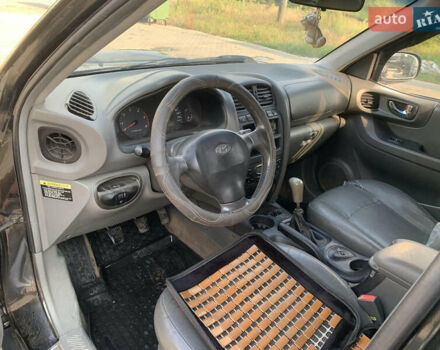 Чорний Хендай Санта Фе, об'ємом двигуна 2 л та пробігом 280 тис. км за 3000 $, фото 8 на Automoto.ua