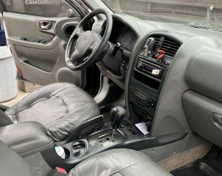 Чорний Хендай Санта Фе, об'ємом двигуна 2 л та пробігом 288 тис. км за 5400 $, фото 9 на Automoto.ua