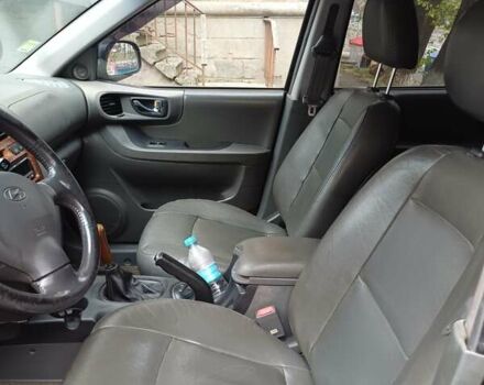 Черный Хендай Санта Фе, объемом двигателя 2.2 л и пробегом 230 тыс. км за 4800 $, фото 6 на Automoto.ua