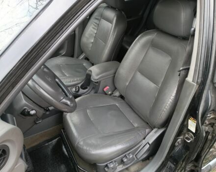 Чорний Хендай Санта Фе, об'ємом двигуна 2 л та пробігом 258 тис. км за 3000 $, фото 7 на Automoto.ua