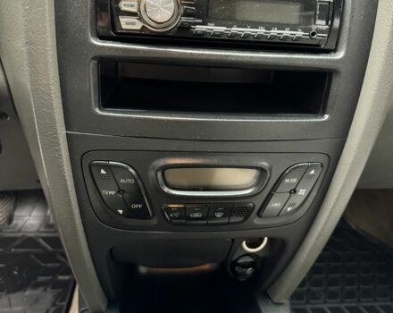 Чорний Хендай Санта Фе, об'ємом двигуна 2.35 л та пробігом 186 тис. км за 6000 $, фото 12 на Automoto.ua