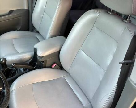 Черный Хендай Санта Фе, объемом двигателя 2.4 л и пробегом 175 тыс. км за 6800 $, фото 26 на Automoto.ua